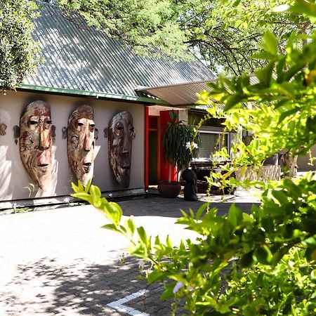 Aps Guesthouse Windhoek Bagian luar foto