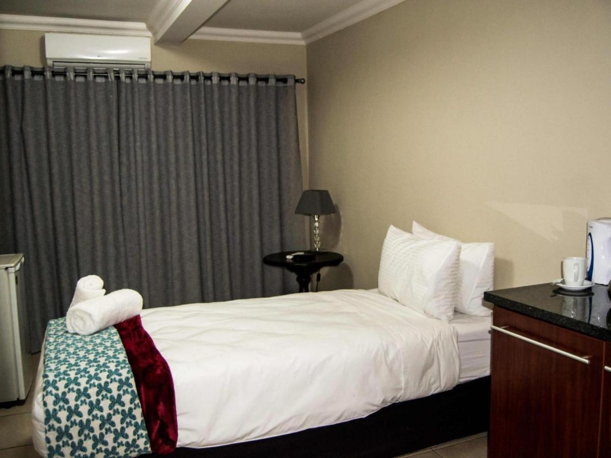 Aps Guesthouse Windhoek Bagian luar foto