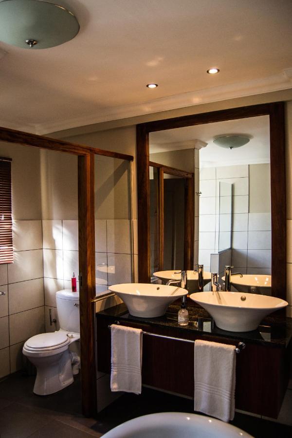 Aps Guesthouse Windhoek Bagian luar foto