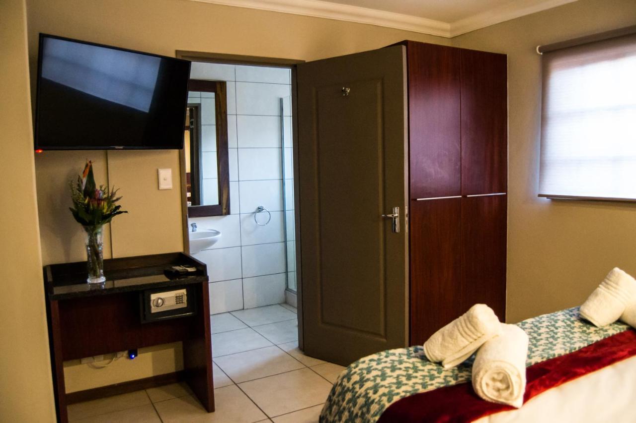 Aps Guesthouse Windhoek Bagian luar foto